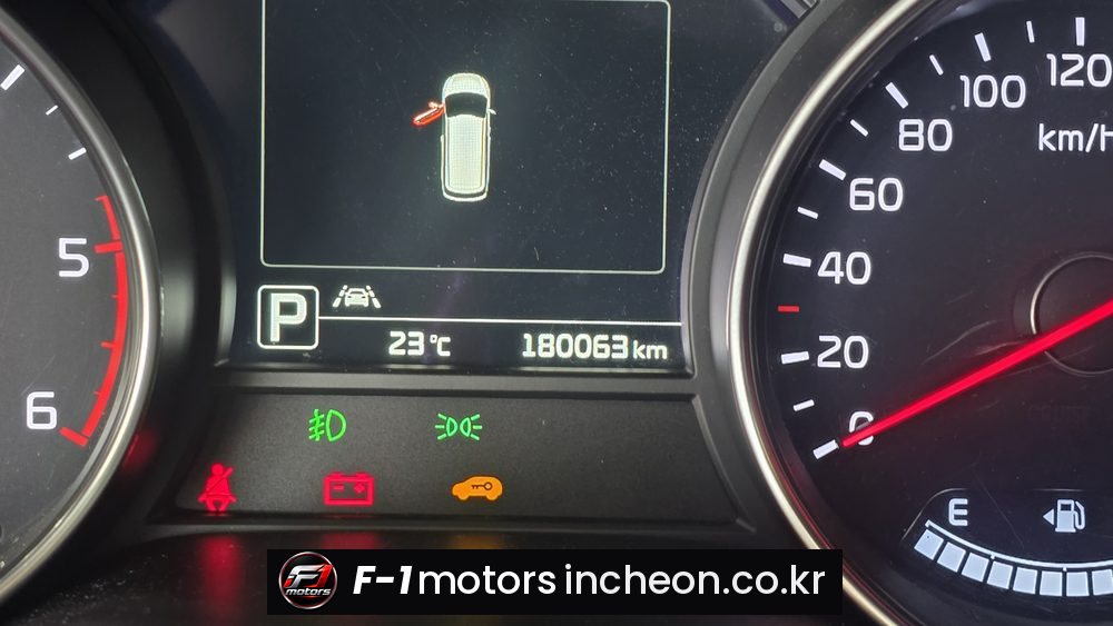 카니발 계기판 주행거리 180,063 km