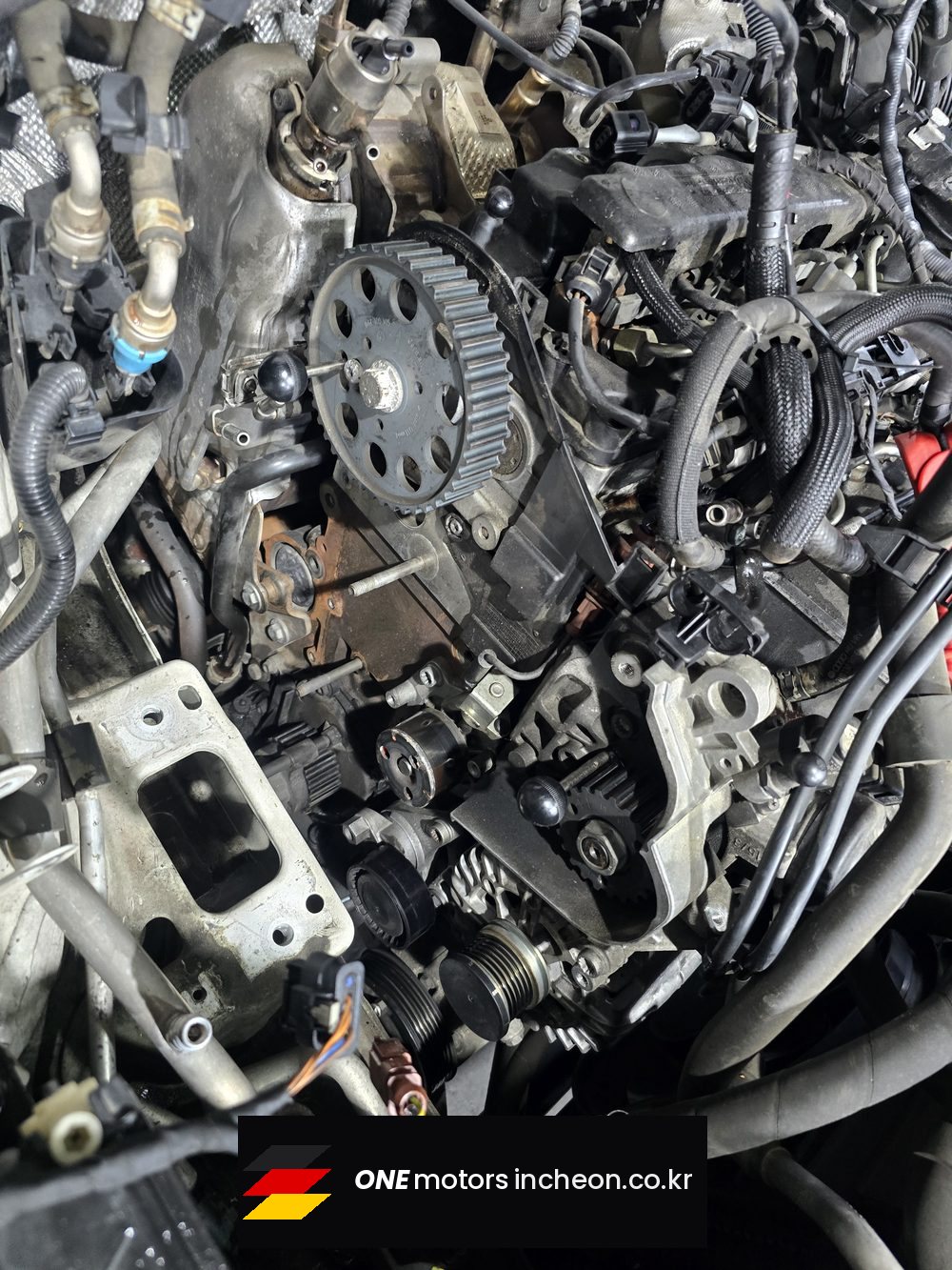 티구안 2.0 TDI 타이밍벨트 탈거 — 프론트케이스 접근