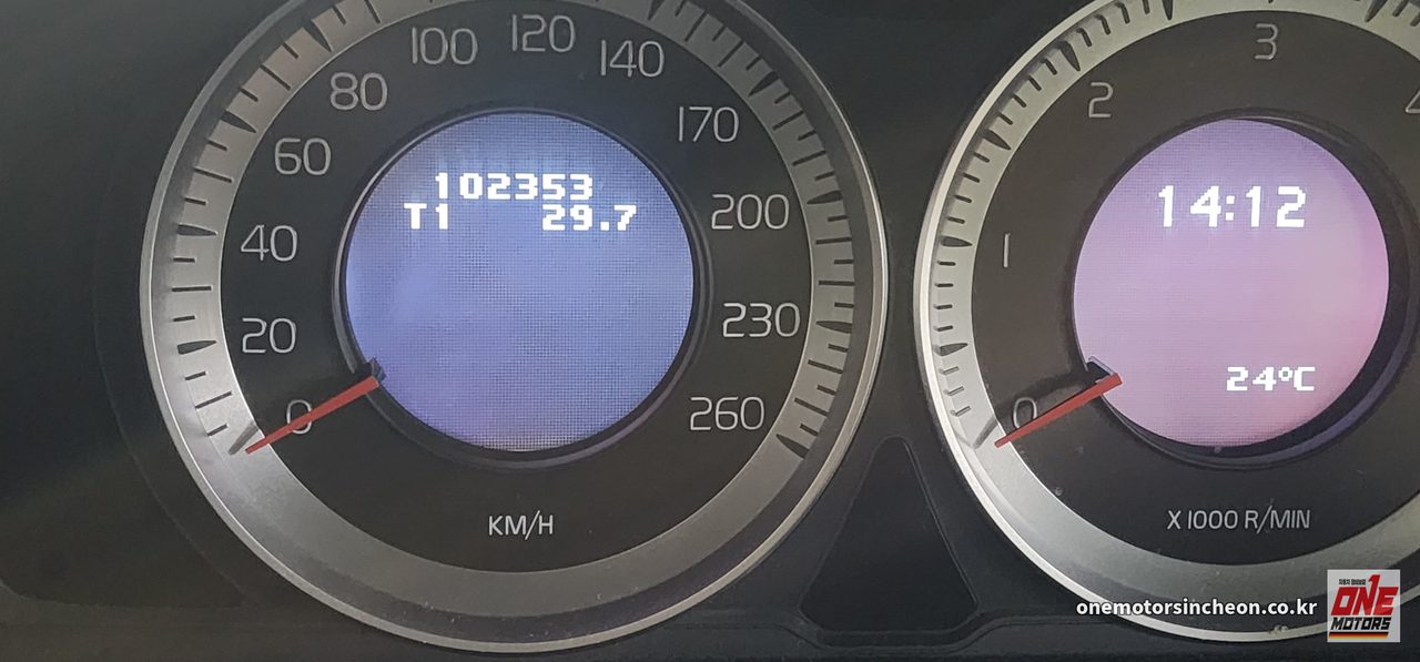 XC60 D4 주행거리 102,353 km